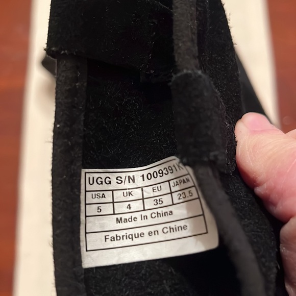 UGG Suede Size Zippered Booties in Black in EUC Size 5 - Picture 7 of 8